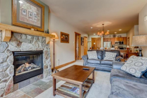 Premier Red Hawk Lodge 2 Br-Walk To Slopes-Kids Ski Free Condo